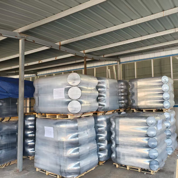 DIN 2605 seamless 90° elbows with bevel ends ready for shipment