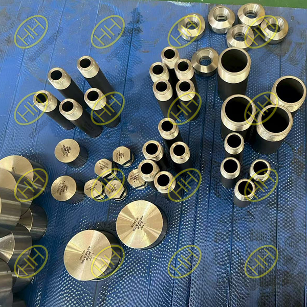 ASTM A105 threaded fittings and ASTM A106 Gr.B seamless nipples supplied by Haihao Group