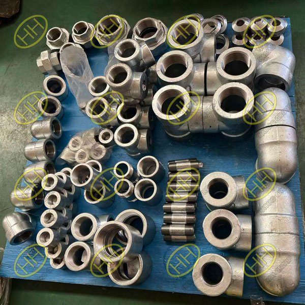 Galvanized pipe fittings-90 degree elbows,tees, couplings,unions, weldolets manufactured by Haihao Group