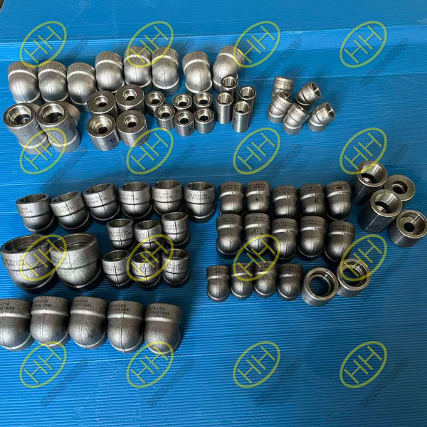 ASME B16.11 forged pipe fittings ready for shipment